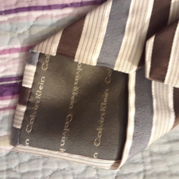 Calvin Klein 100% silk silver and brown tie - Picture 4 of 12
